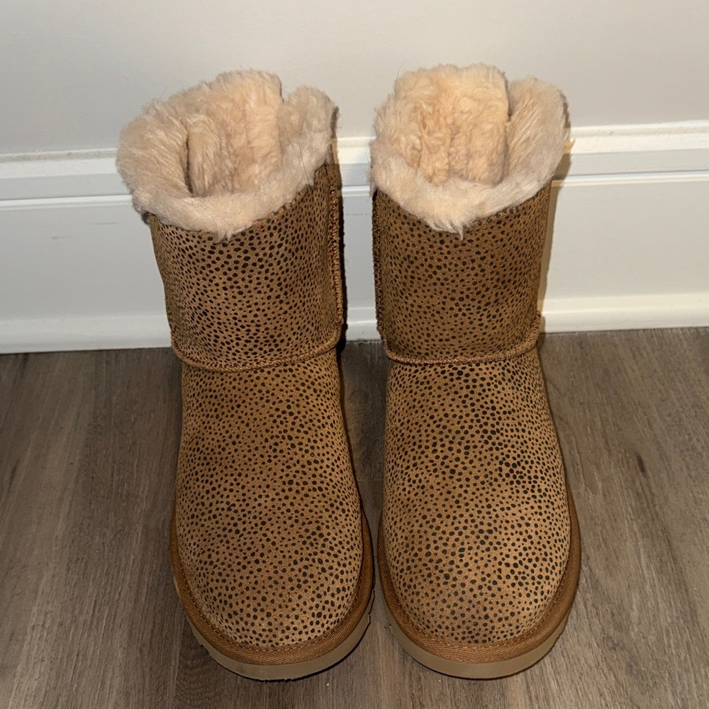 UGG Bailey Bow II Leopard Boots - Picture 6 of 6